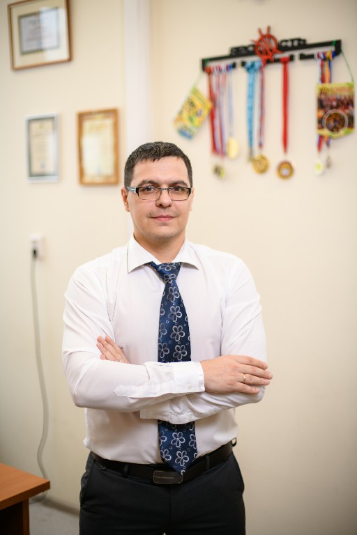 Смирнов Александр Владимирович.